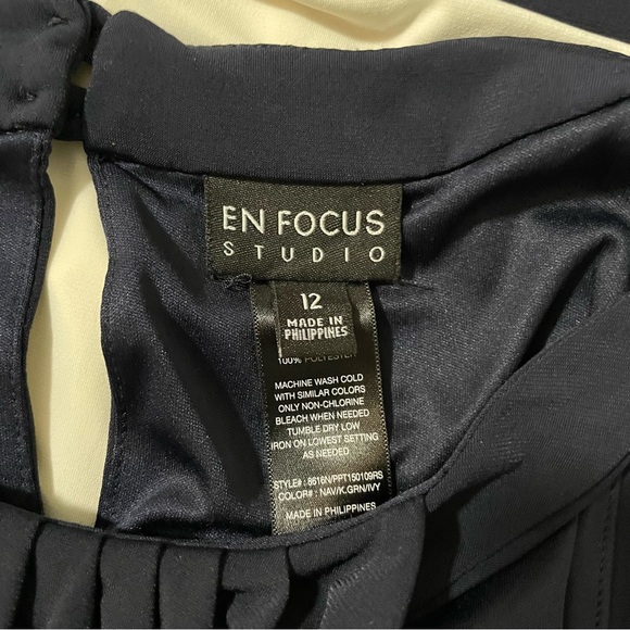 En Focus Studio Color Block Stretchy Halter Dress - Picture 8 of 11